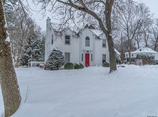 1579 Regent St, Niskayuna, NY 12309