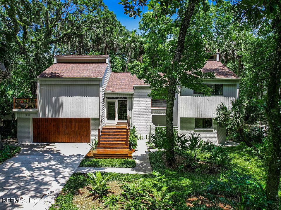 1st image of 1845 LIVE OAK Lane