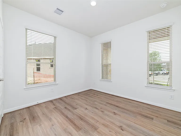 7731 Coral Key Dr — Photo 29