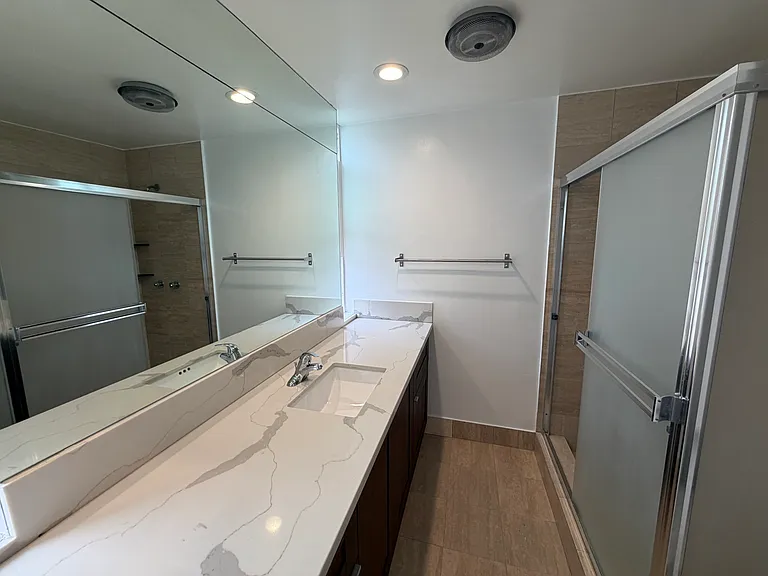 1277 Barry Ave #5 — Photo 2