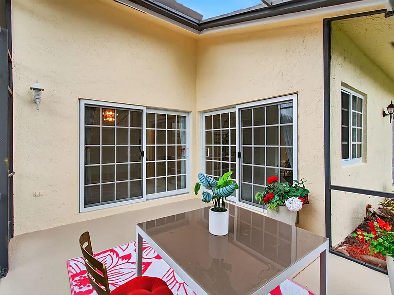 6105 Via Laguna Ln — Photo 54