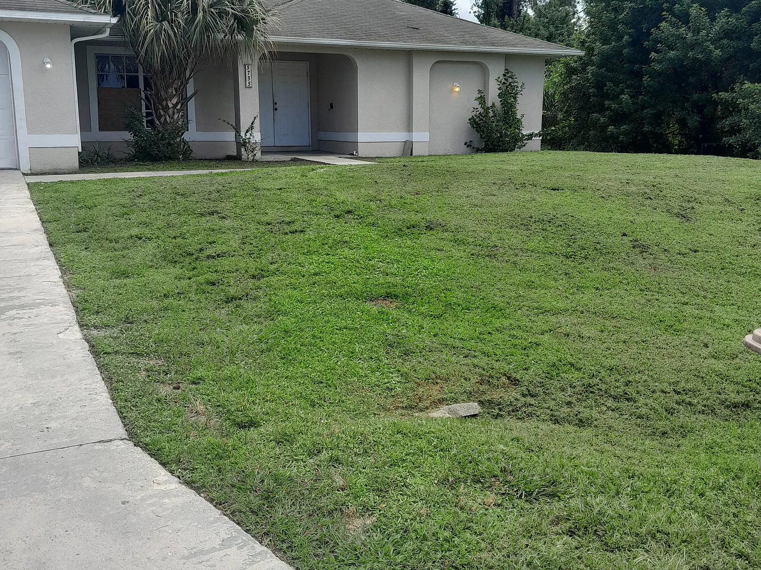 3 bed, 2136 sqft, $2,000 — Photo 2