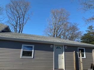 93 Howells Rd, Bay Shore, NY 11706