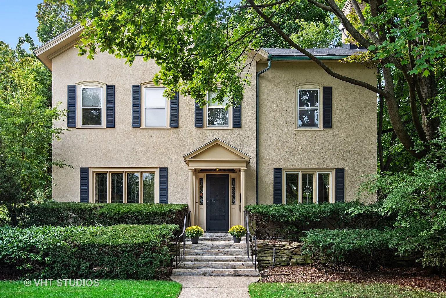1404 Forest Ave photo 1