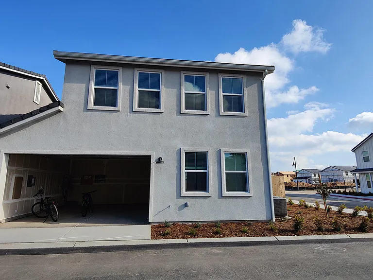2694 E Teaberry Dr — Photo 13
