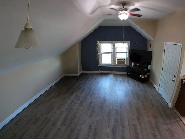 1661 Hillcrest Rd #3 — Photo 4