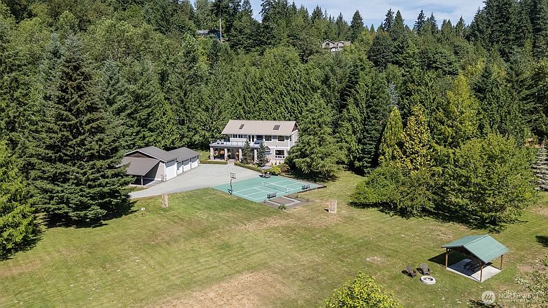 2nd image of 2109 Russell Road
