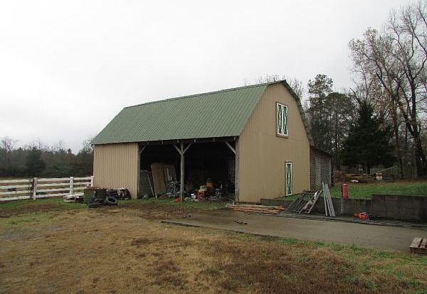 2nd image of 515 Gunnell Rd