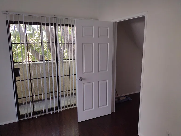 4343 Mammoth Ave #8 — Photo 13