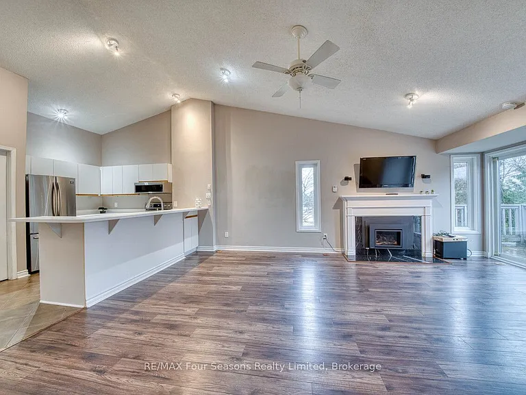 5 Harbour St E #1 — Photo 16