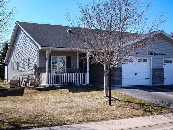 54 New York Ave, Wasaga Beach, ON L9Z 3A8