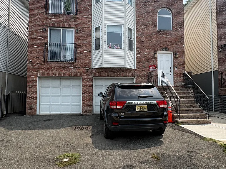 33-35 Pierce St — Photo 10