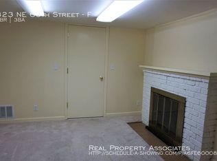 823 NE 65th St #F, Seattle, WA 98115