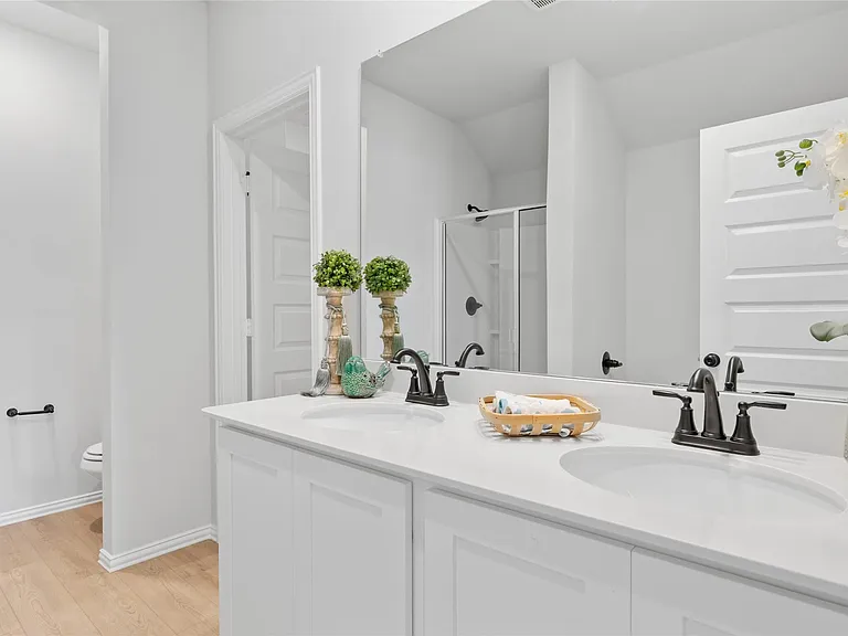 610 Ridgewood Dr — Photo 4