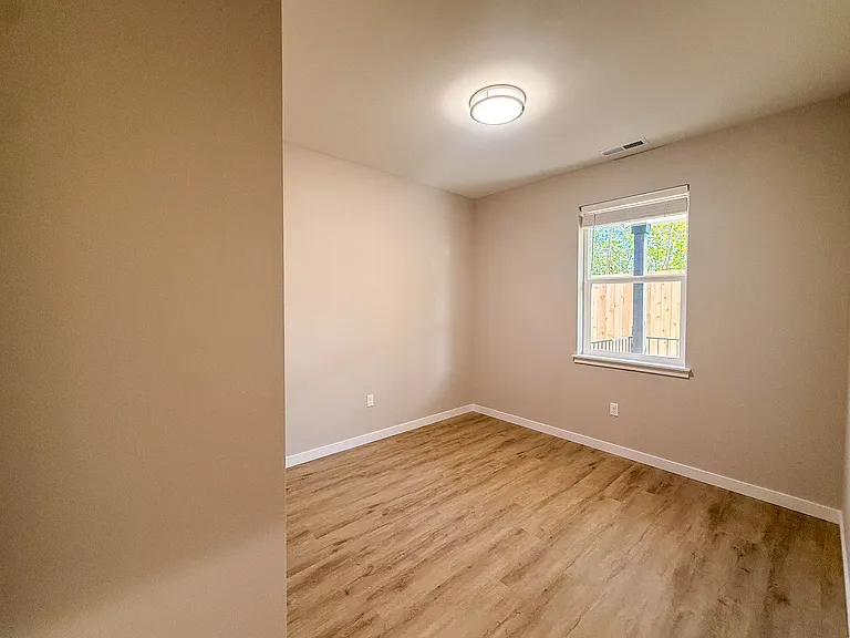 5534-5564 Skyline Rd S — Photo 23