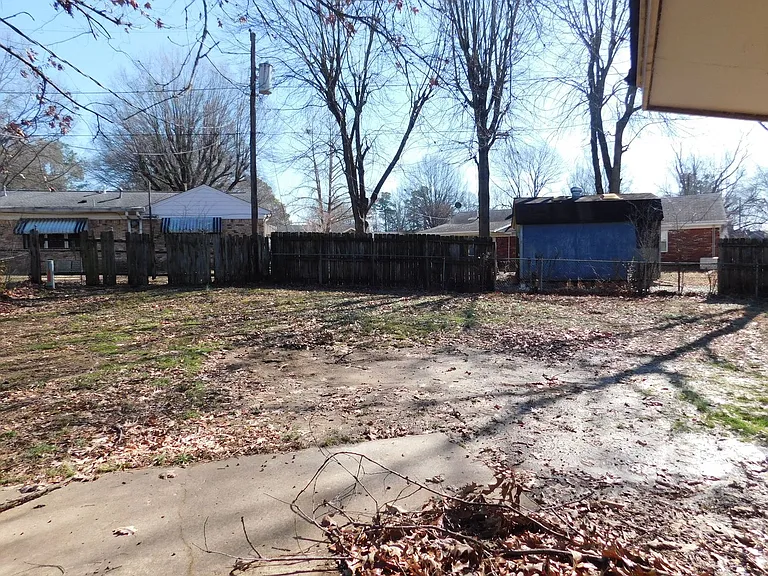 8550 Darlington Cv — Photo 35