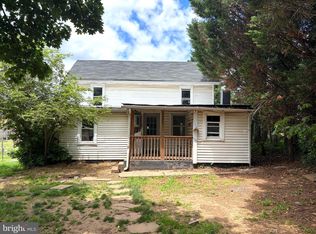 323 W Academy St, Charles Town, WV 25414