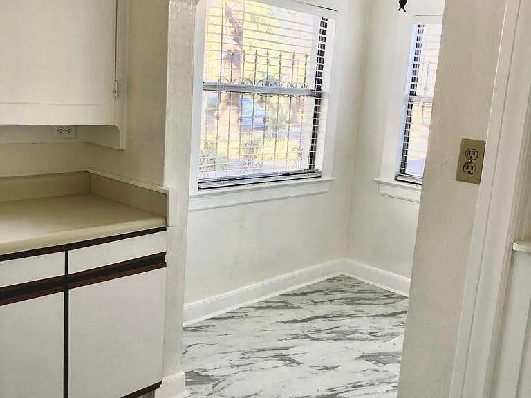 1139 E Palm Ln — Photo 5