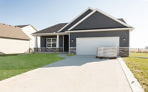 3rd image of 228 Enright Dr