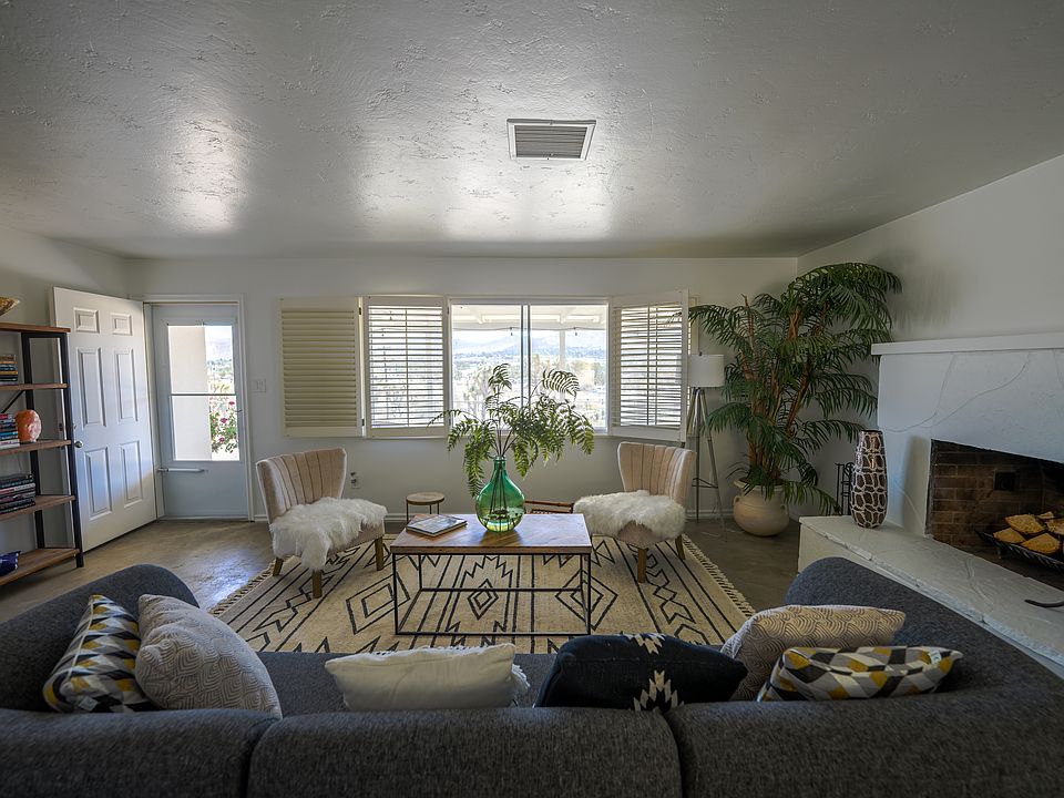 1st image of 56766 Sunnyslope Dr