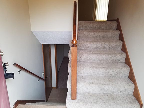 2nd image of 410 NE Ash Ct