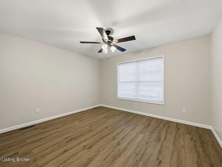 265 Washington St — Photo 8