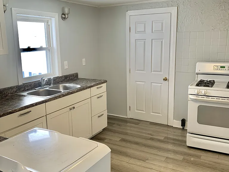 210 Center St #2 — Photo 1