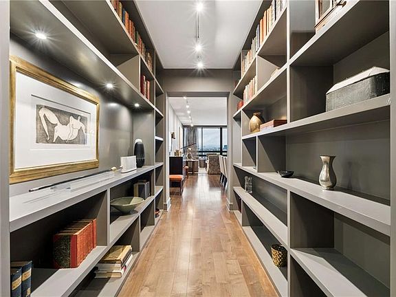 4th image of 2660 Peachtree Rd NW APT 28F