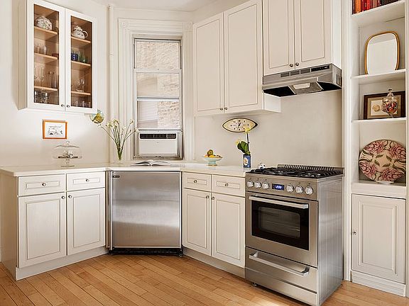 4th image of 633 E 11th St APT 12A