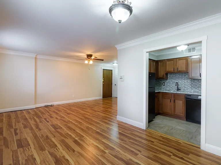 5410 Wellesley Ave #5 — Photo 3