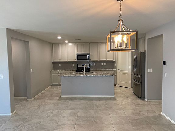 4th image of 9560 S Trapper Ridge Dr