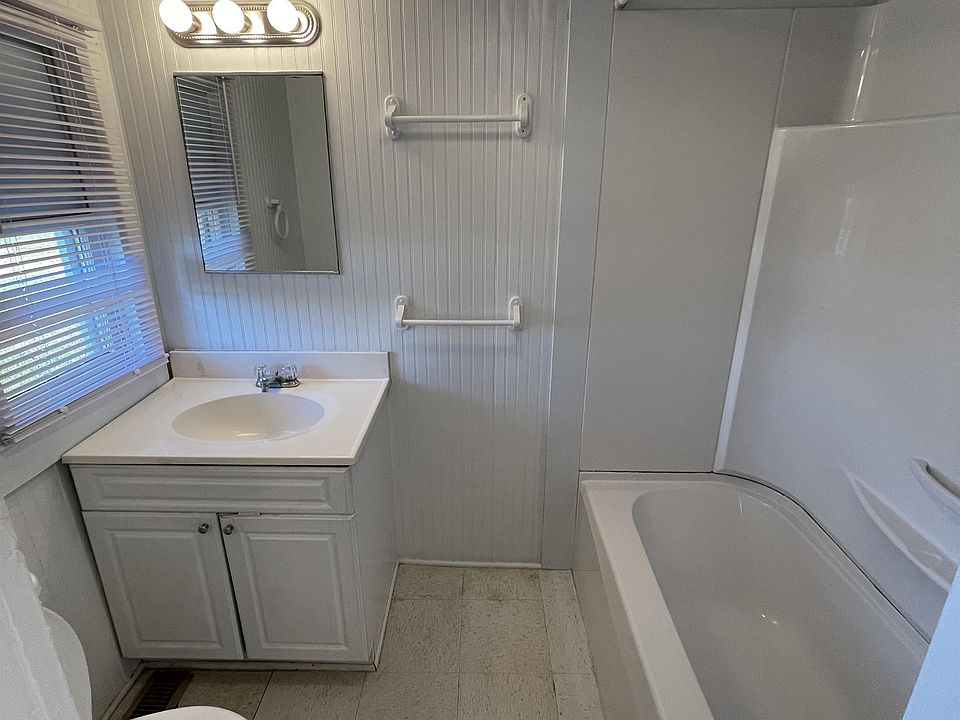 1st image of 4316 N Carolina Dr #242