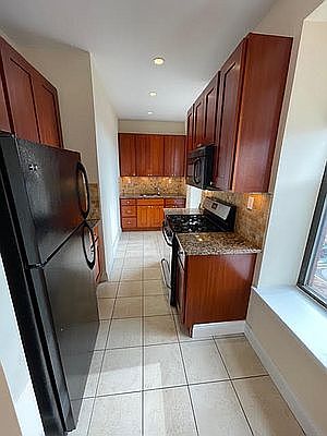 3rd image of 39 Bruckner Blvd #4B