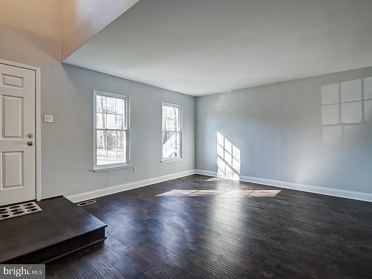 5 Climbing Ivy Ct — Photo 9