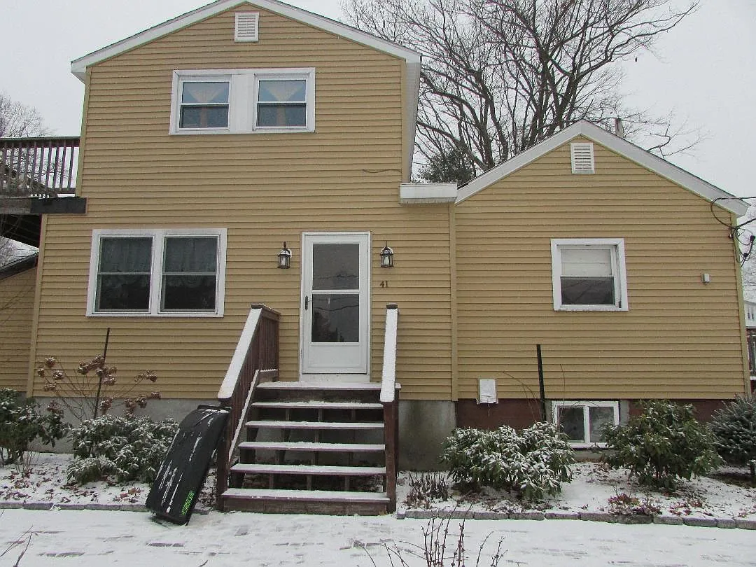 41 Carpenter Ave — Photo 1