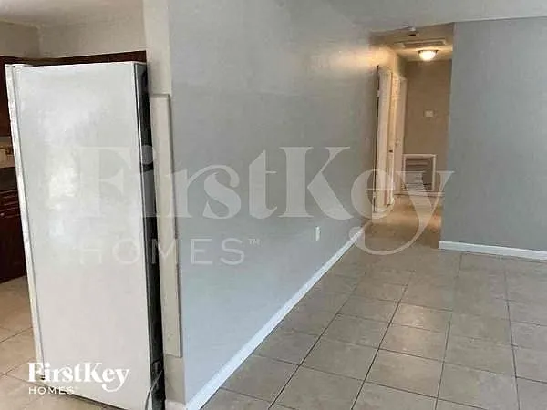 8313 Oleander Ln — Photo 3