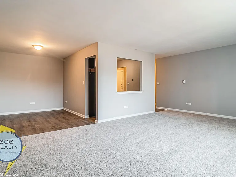 Kenilworth Tower - Heart of Oak Park! — Photo 7
