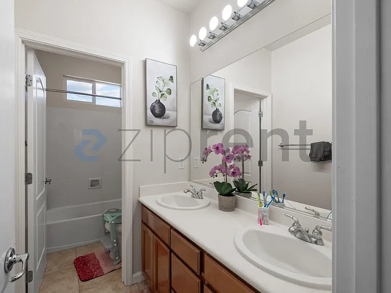 633 Farrington St — Photo 20