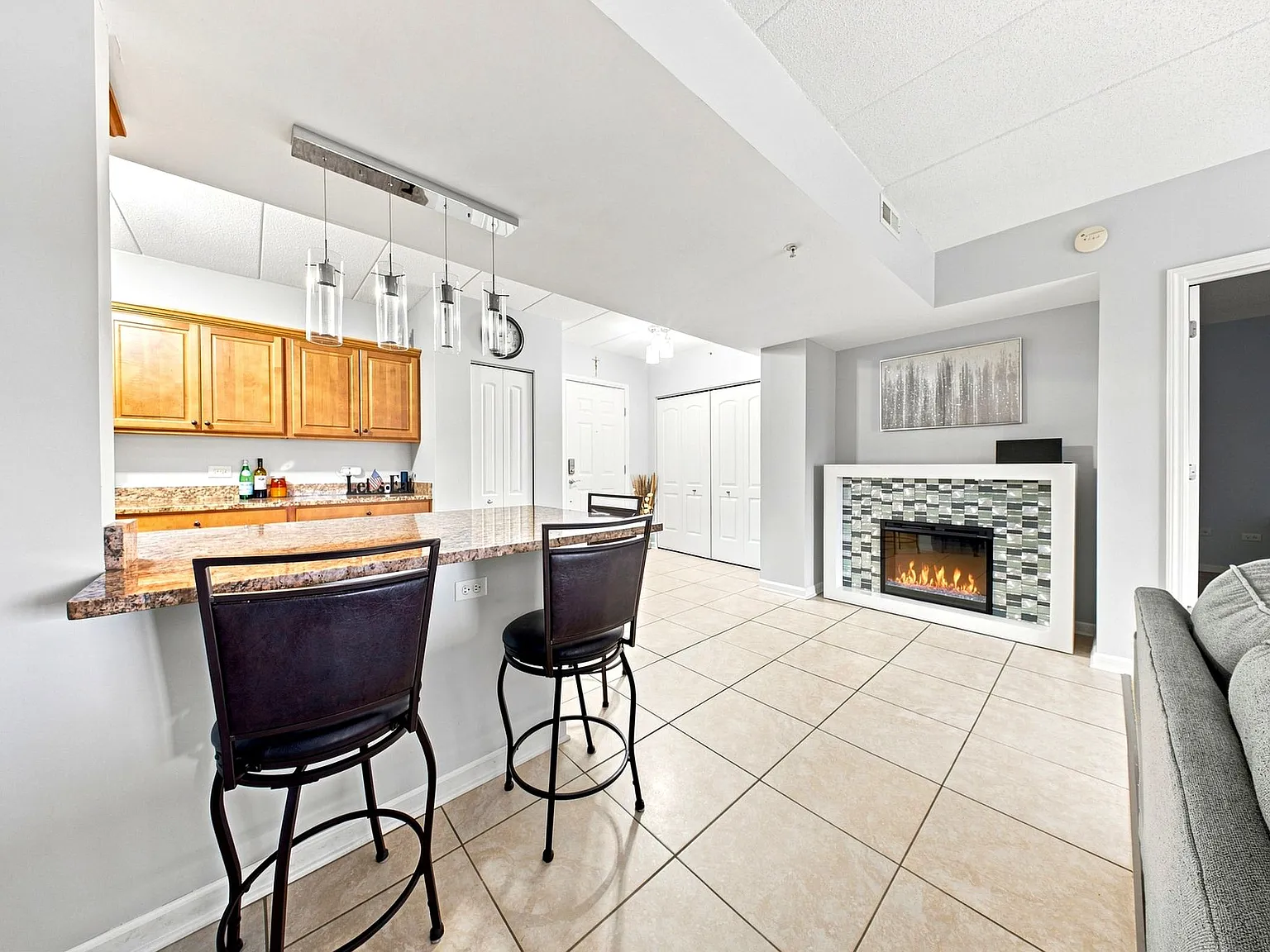 2 bed, 1200 sqft, $2,250 — Photo 3
