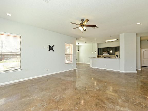 5th image of 413 W Keanahalululu Ln