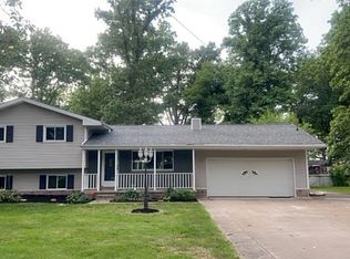 26931 W Woodland Ct, Millbury, OH 43447