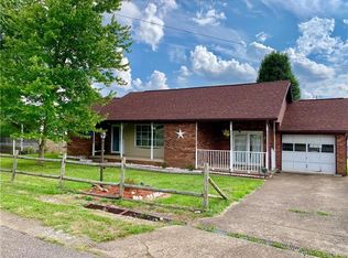 201 Fir St, Eleanor, WV 25070