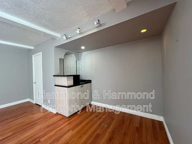 4527 Stark Ave — Photo 14