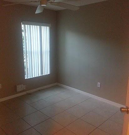 3rd image of 2477 Saint Augustine Blvd