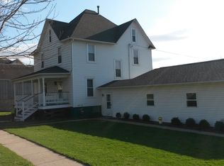 715 8th Ave, Wellman, IA 52356