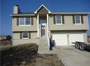 33020 W 89th St, De Soto, KS 66018