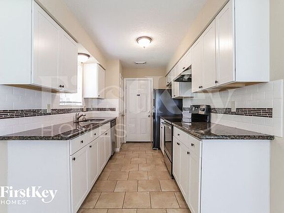 5th image of 17507 Heritage Cove Dr