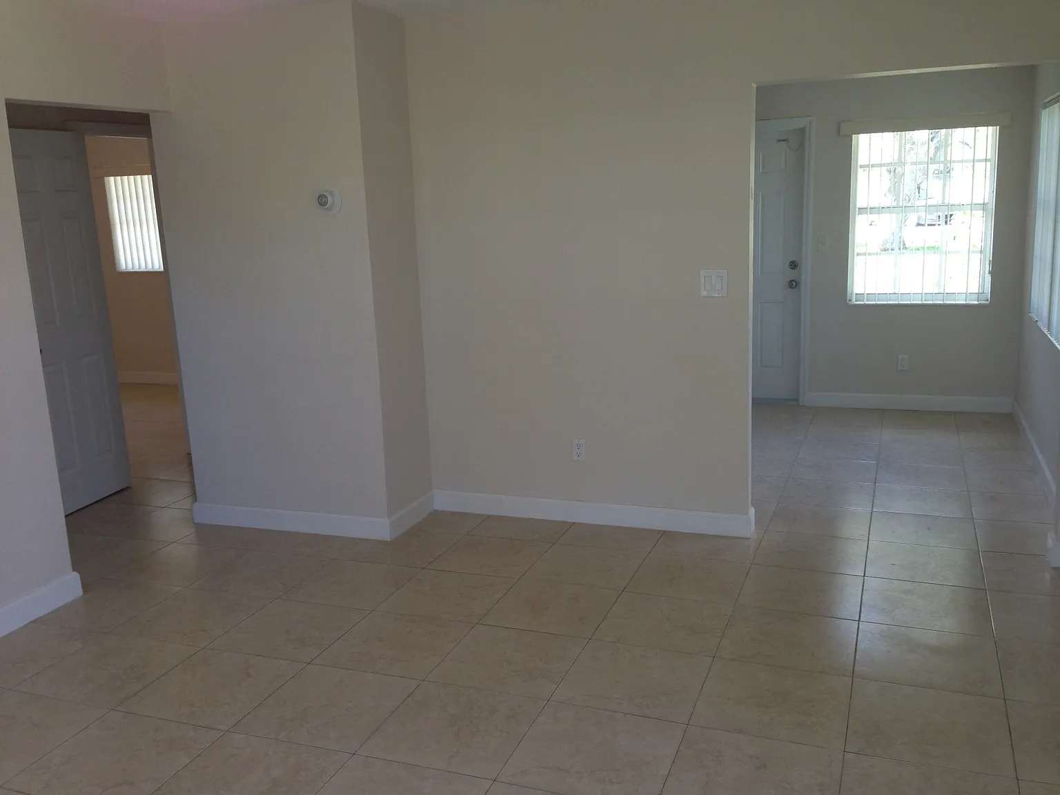 3 bed, 1100 sqft, $2,650 — Photo 3