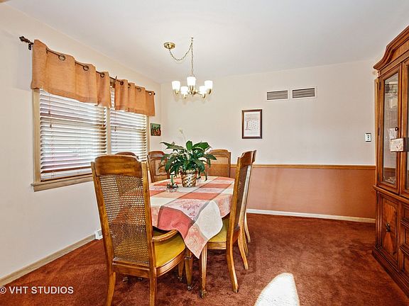 5th image of 10606 Leclaire Ave