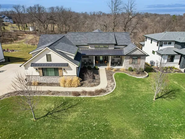 715 Century Cir, Waukee, IA 50263